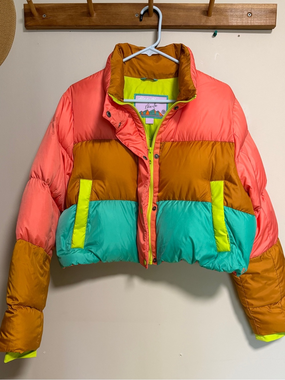 Eddie Bauer x Karla Colorblock Cropped Puffer Coat - L